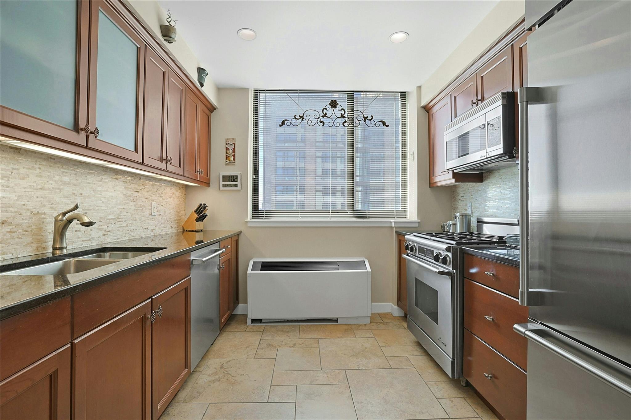 10 City Place 9a Property Photo 11