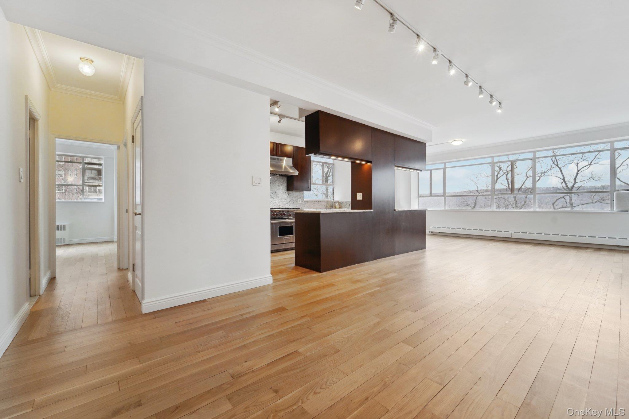 2727 Palisade Avenue 4h Property Photo 6