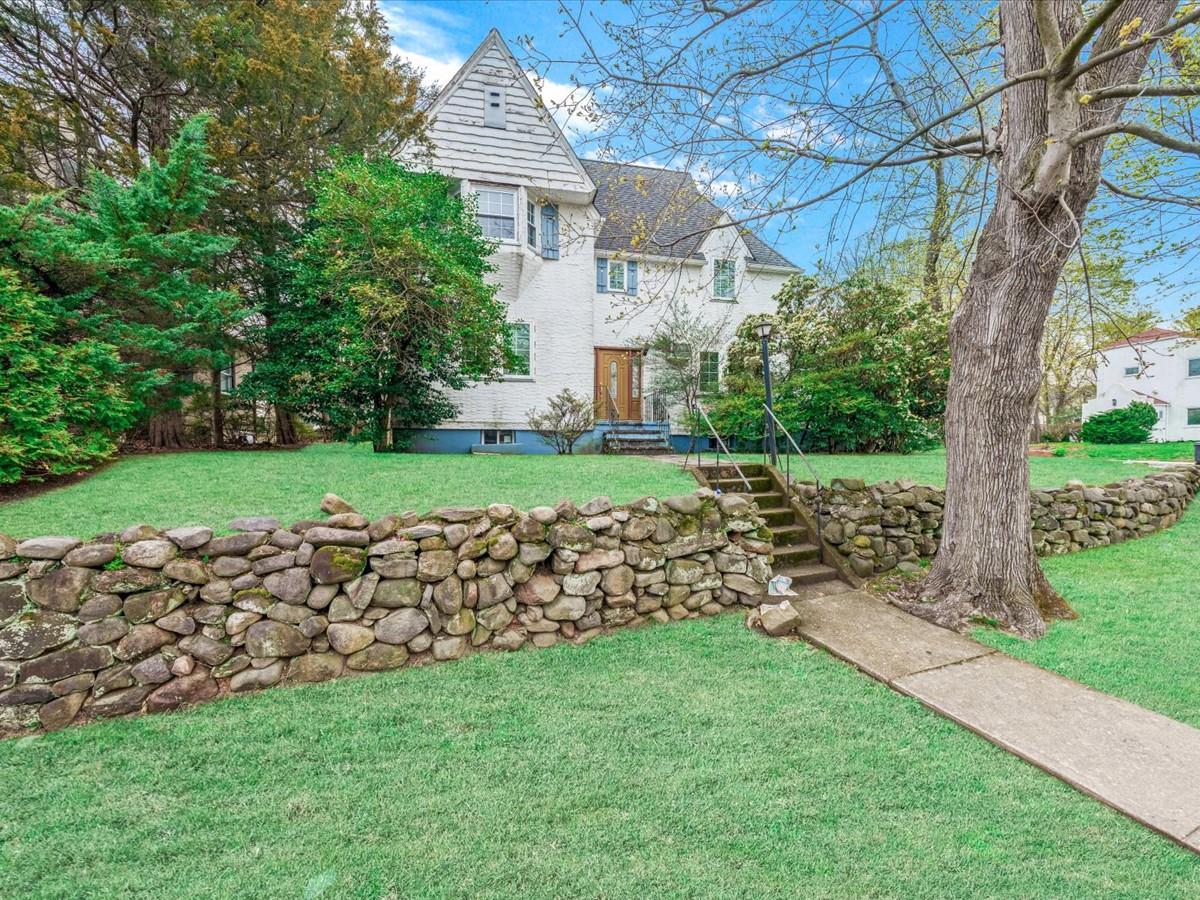 2 Preston Road Property Photo