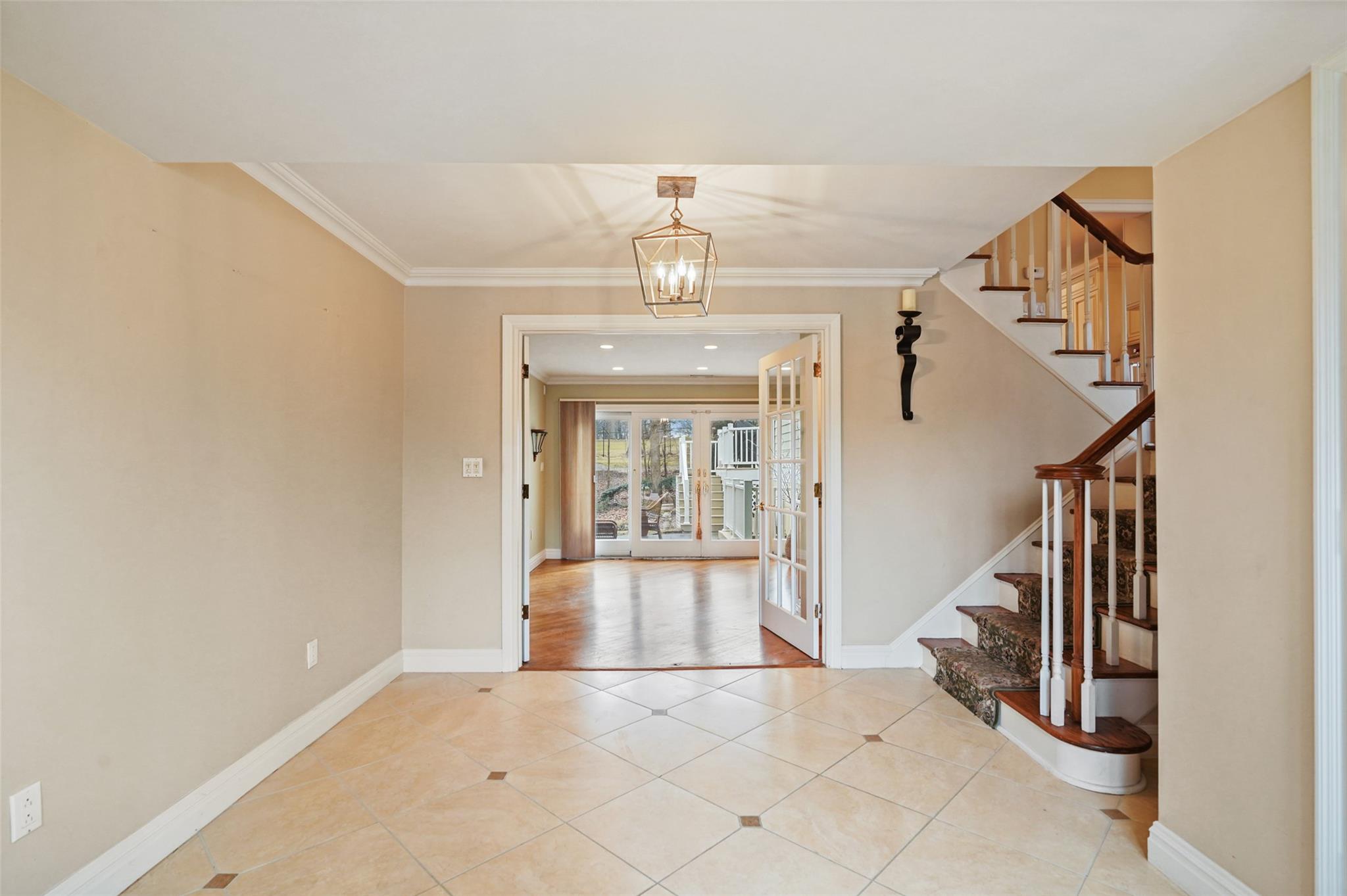 104 Vernon Drive Property Photo 2