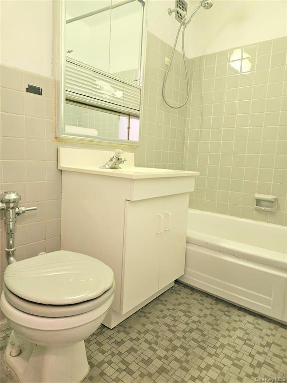 99-06 58 Avenue 3h Property Photo 19