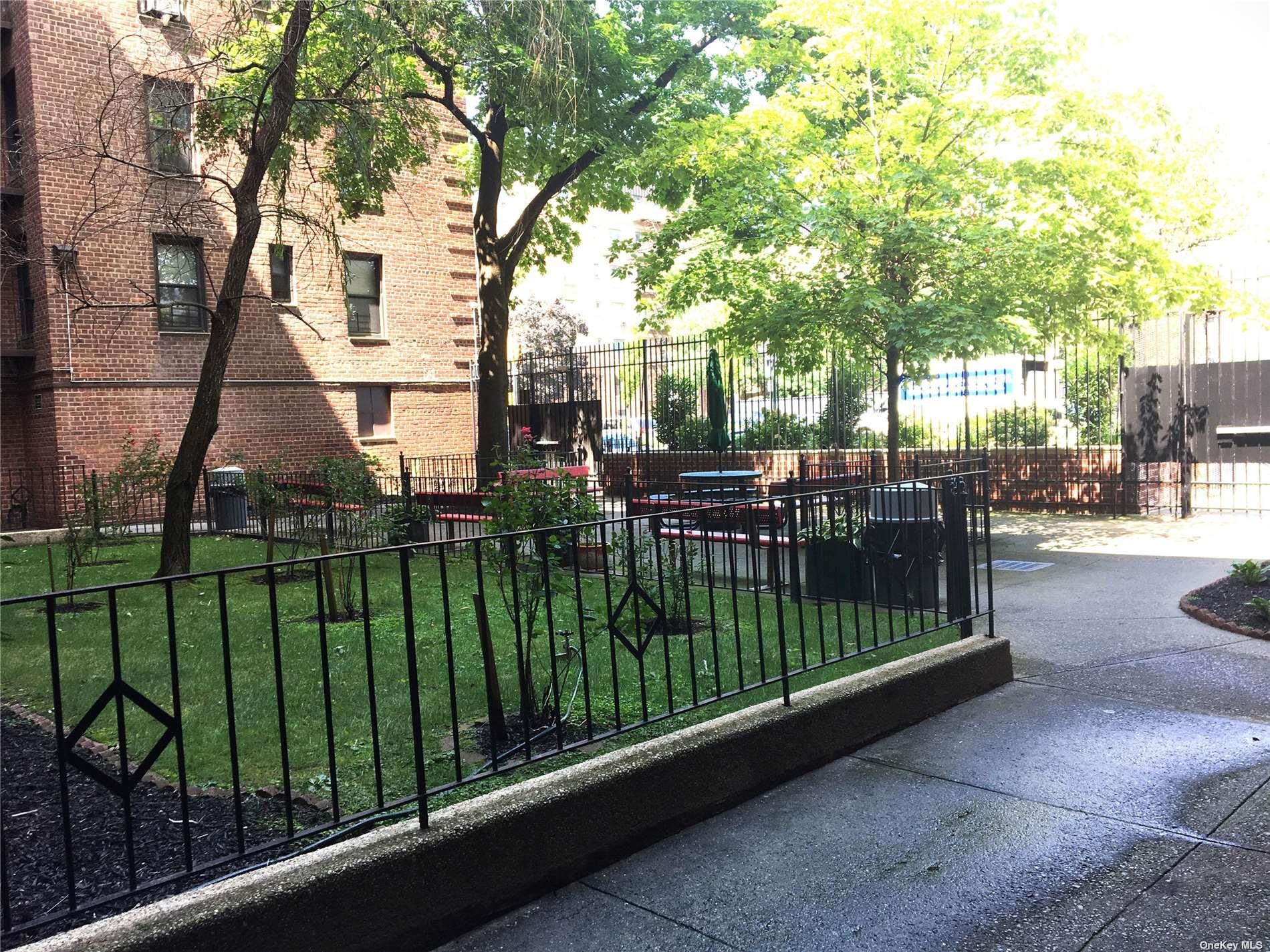 33-06 92 Street 1v Property Photo 3