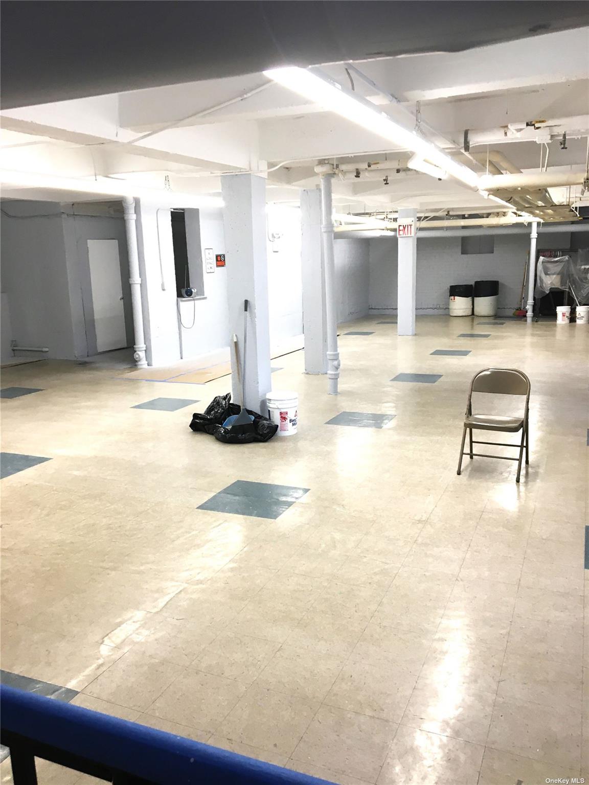 33-06 92 Street 1v Property Photo 24