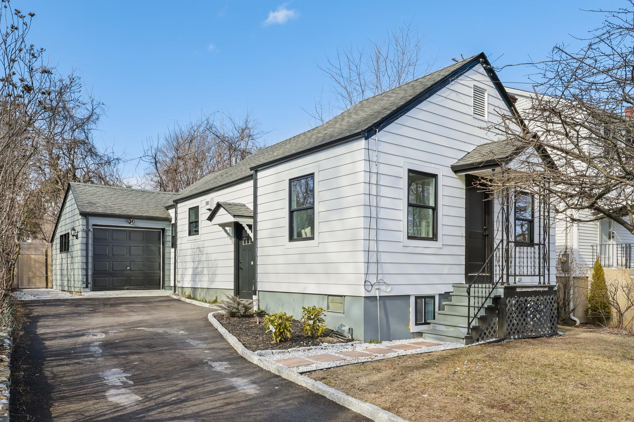 154 Henry St Property Photo