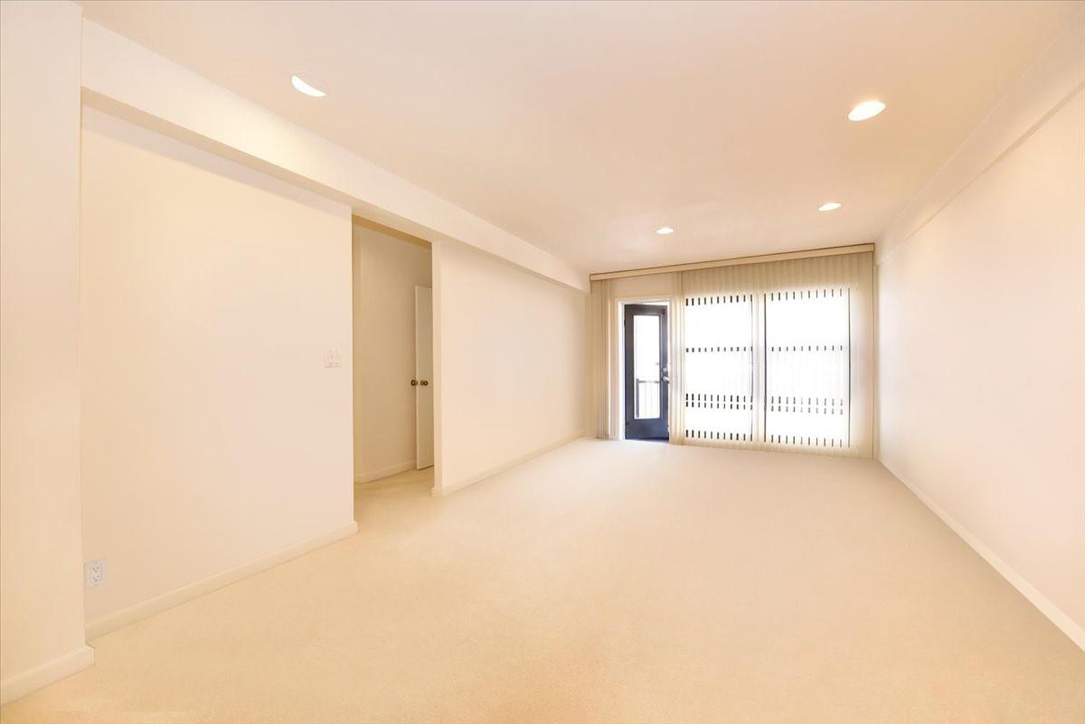 15 Hill Park Avenue 2-c Property Photo 9