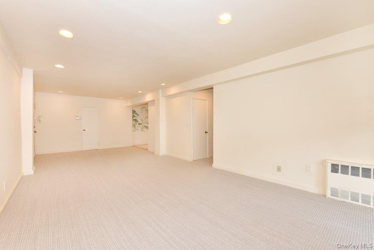 15 Hill Park Avenue 2-c Property Photo 10