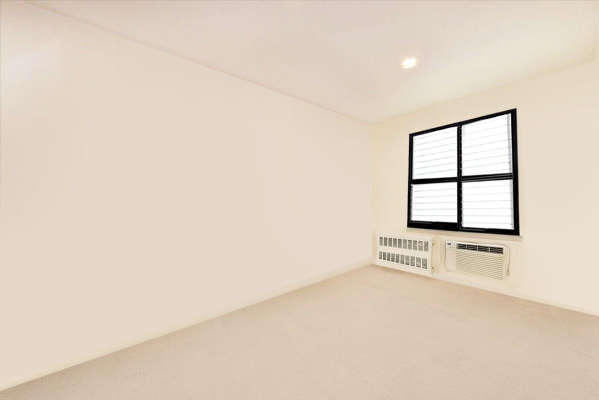 15 Hill Park Avenue 2-c Property Photo 11