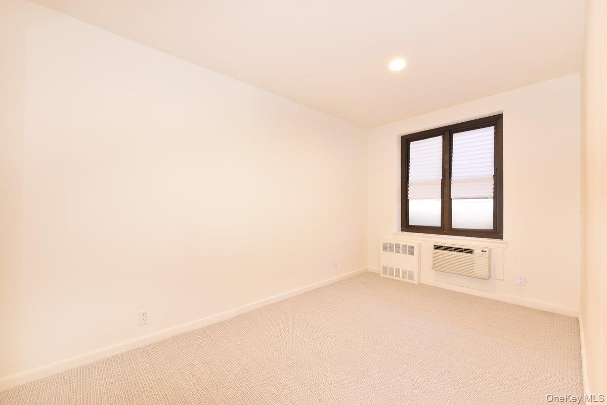 15 Hill Park Avenue 2-c Property Photo 13