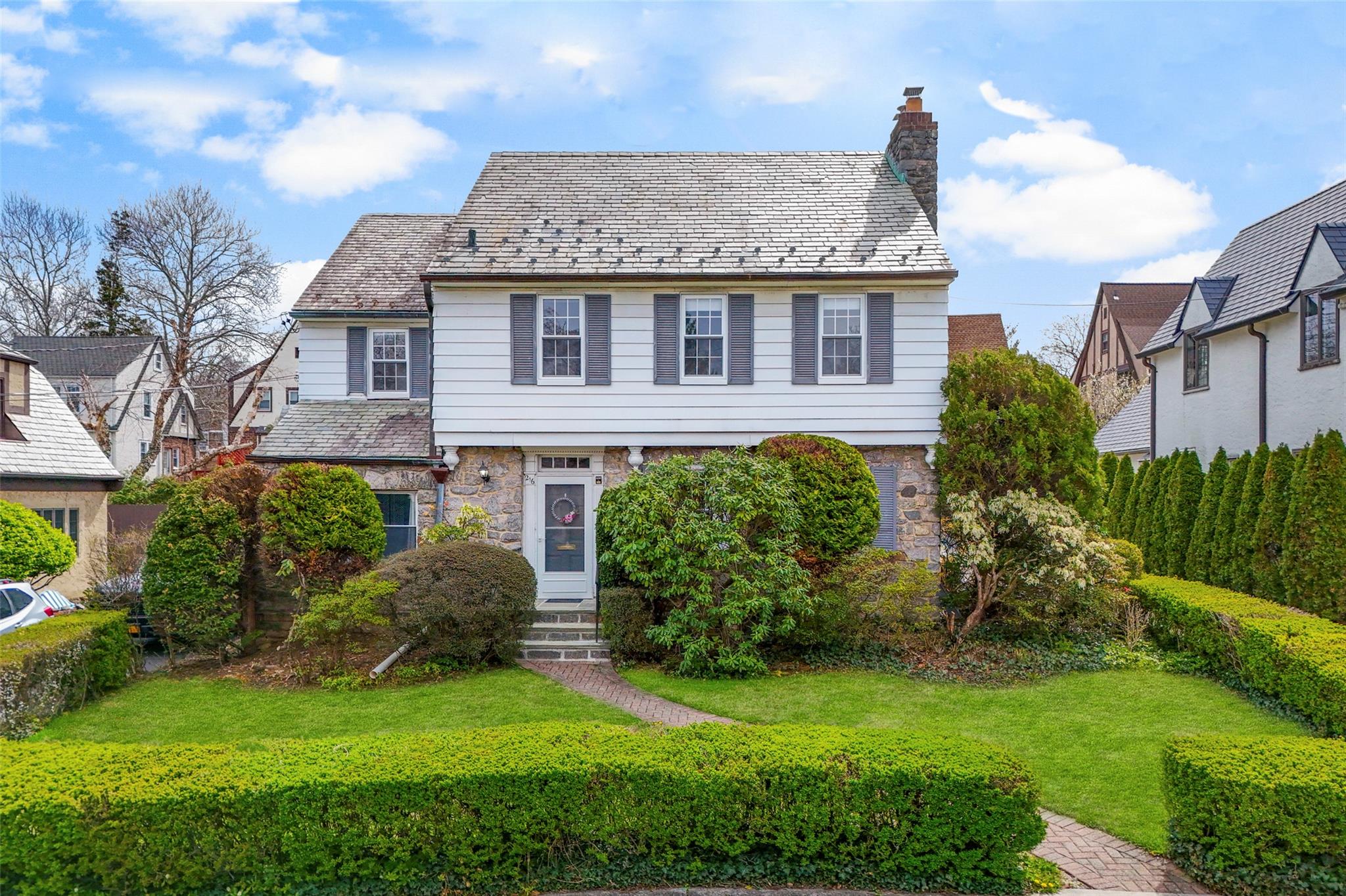 216 Devoe Avenue Property Photo