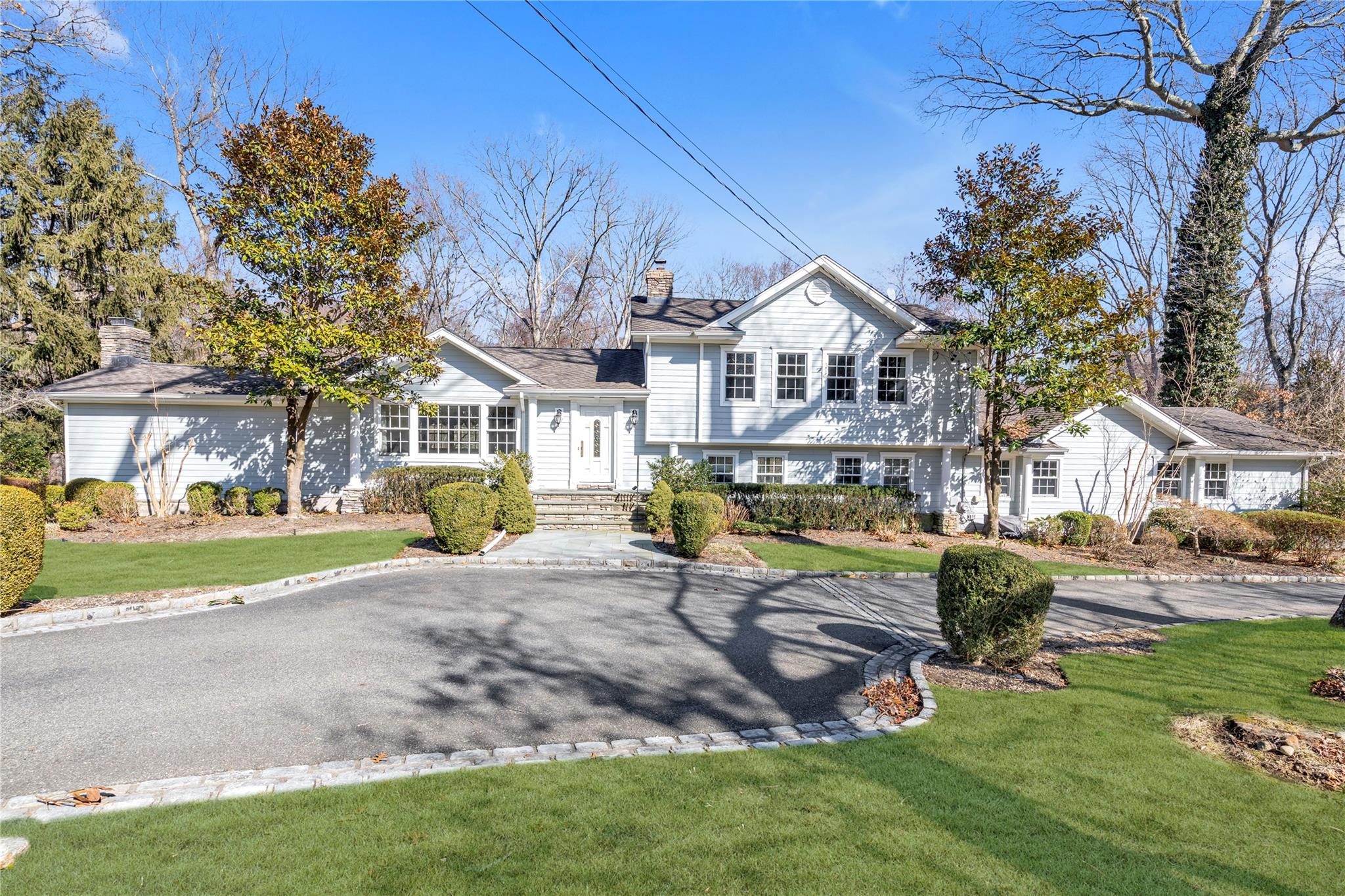 10 Brookville Lane Property Photo