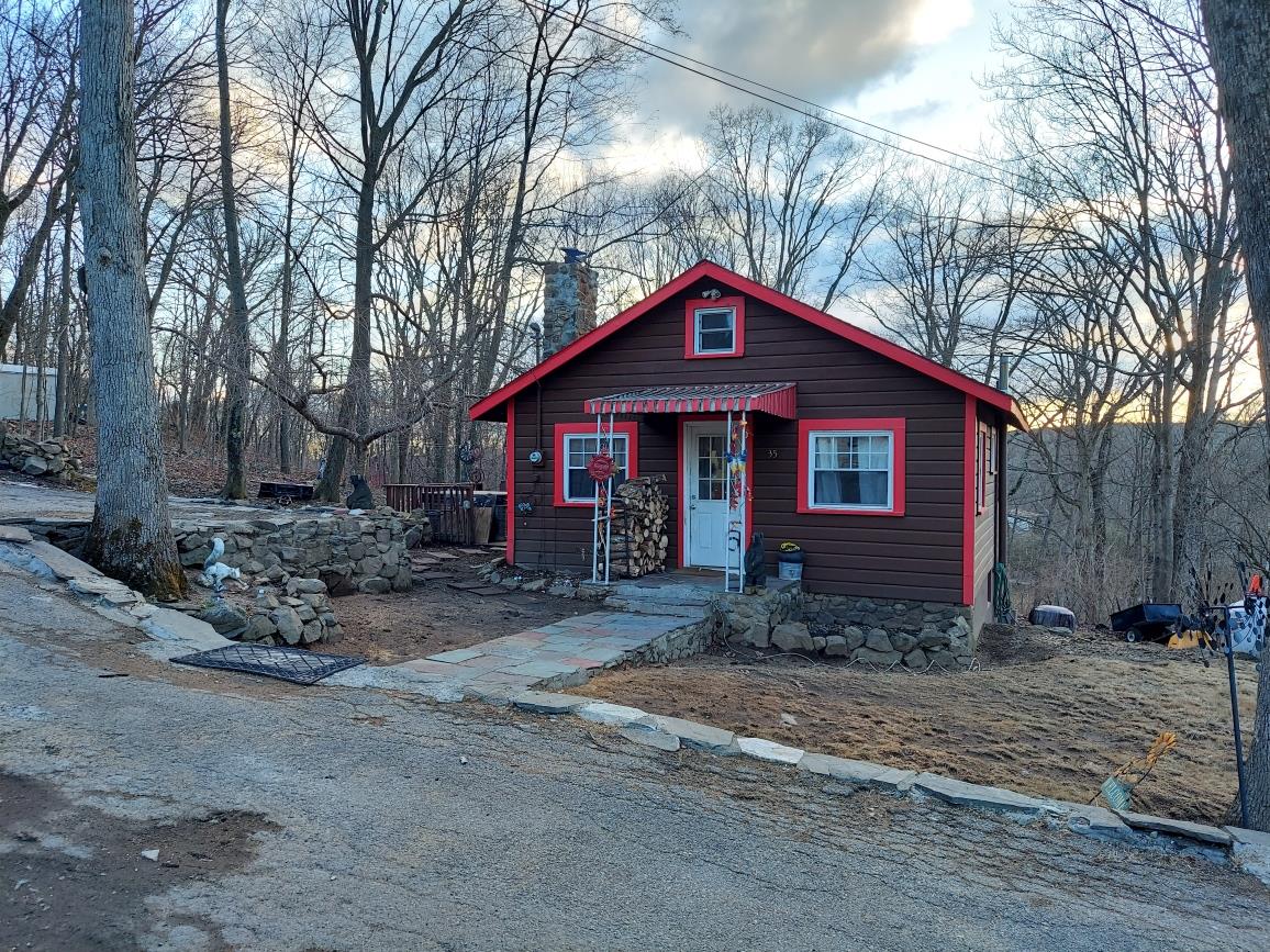 35 Cooper Rd Property Photo