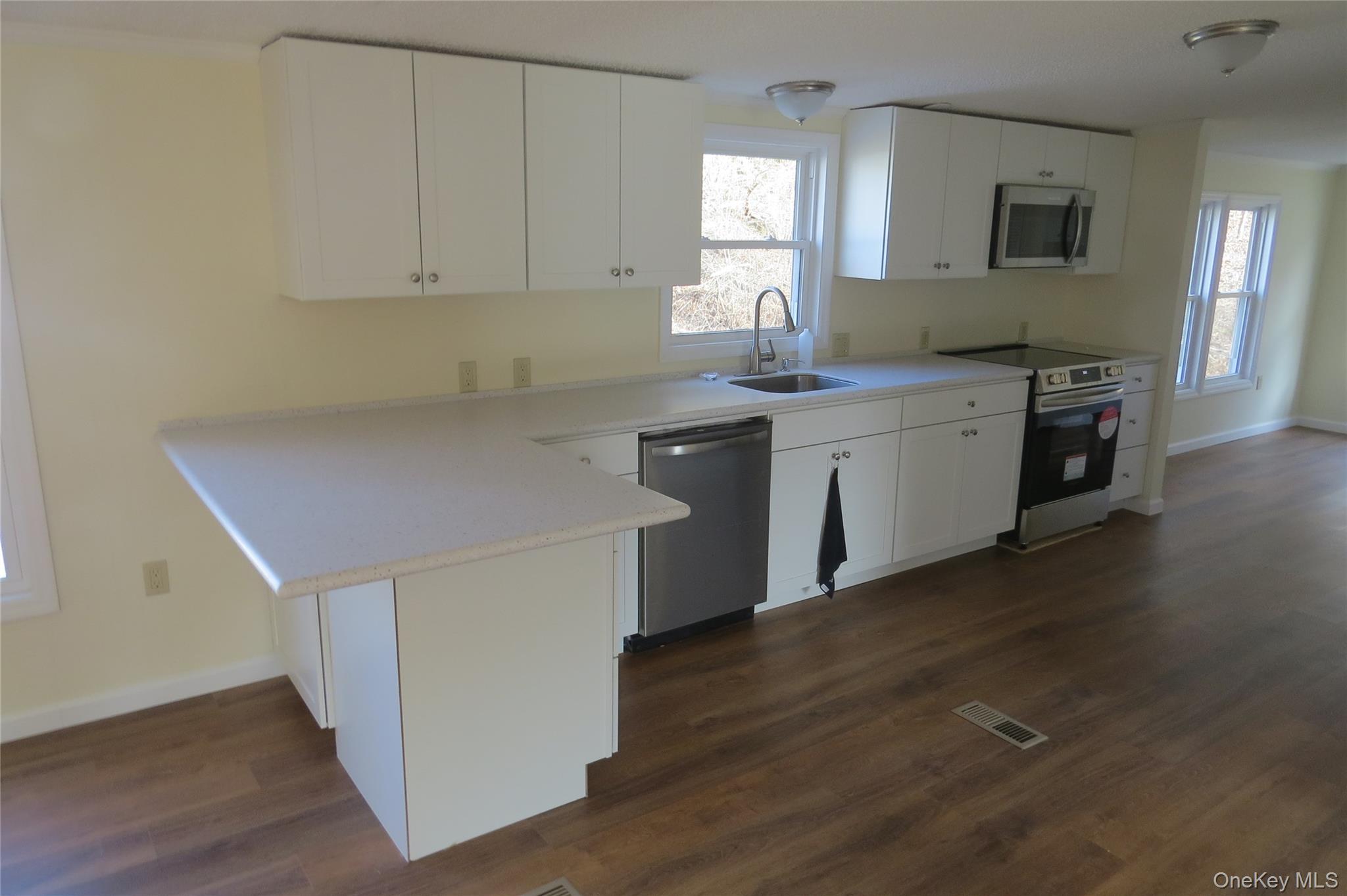 723 Beekman Road 64 Property Photo 6