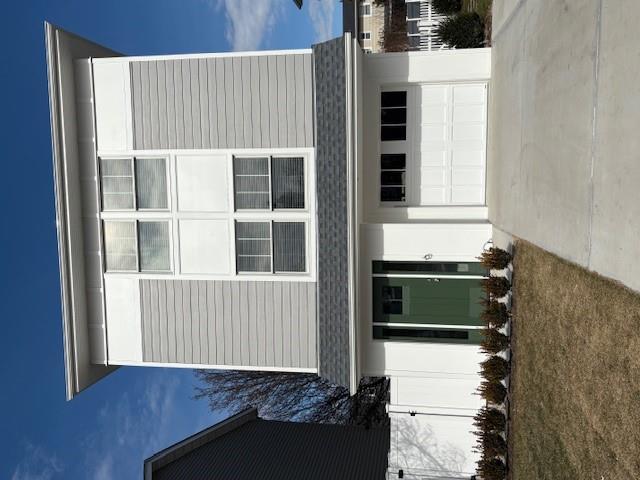 19 2nd Ave Property Photo