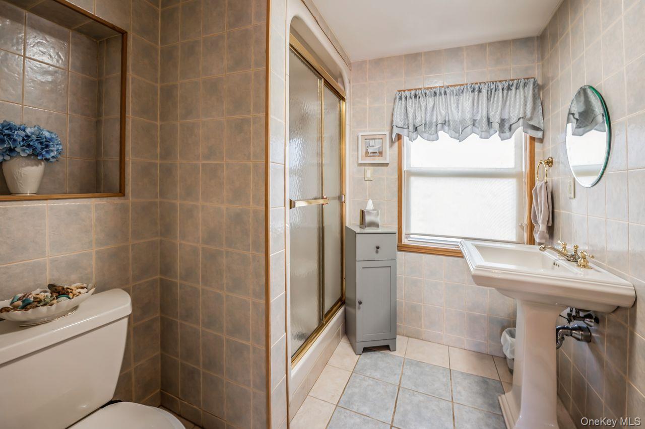 465 Old Post Road Property Photo 18