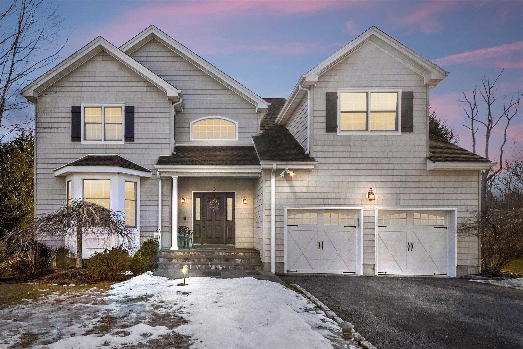 10505 Real Estate Listings Main Image