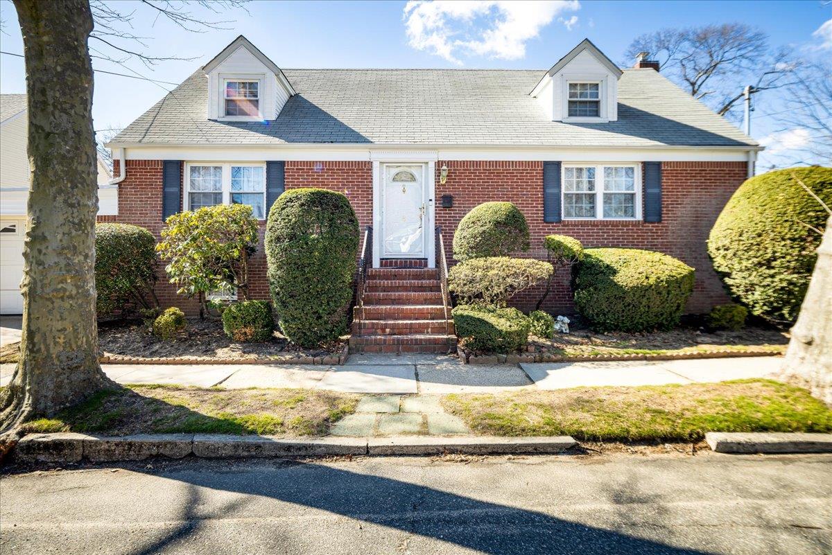 8 Garden Drive Property Photo