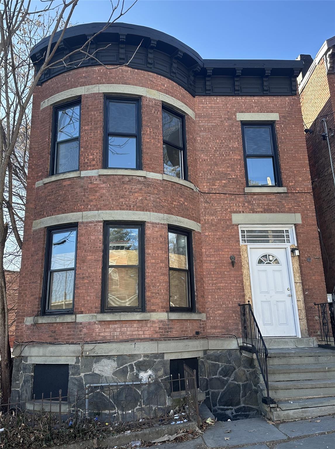 85 City Terrace Property Photo 1
