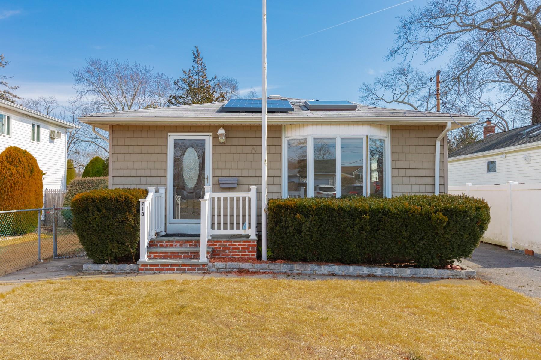 718 Hyman Avenue Property Photo