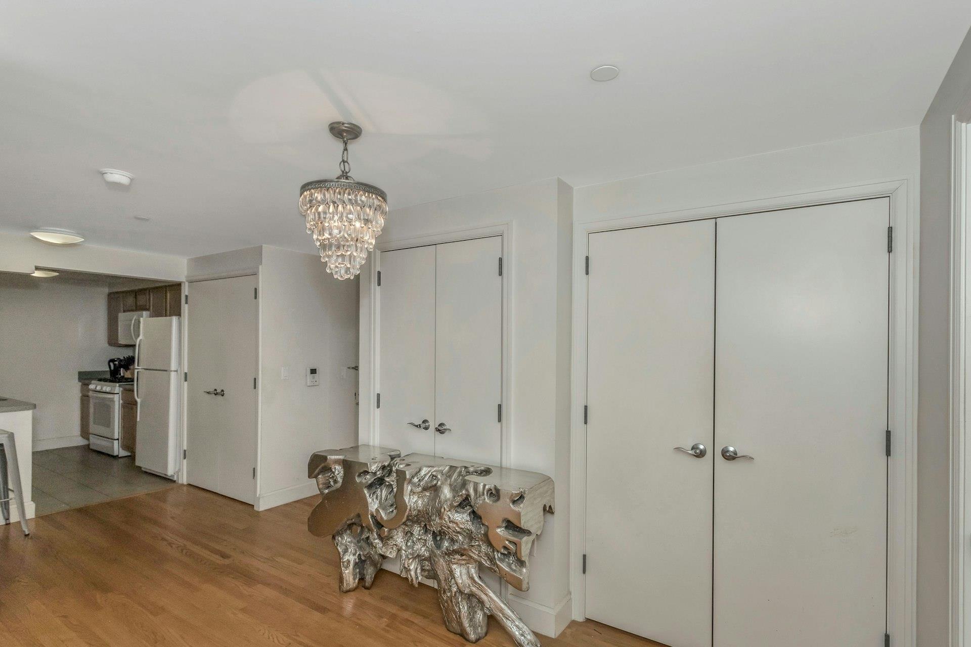 1885 Lexington Avenue 5b Property Photo 3