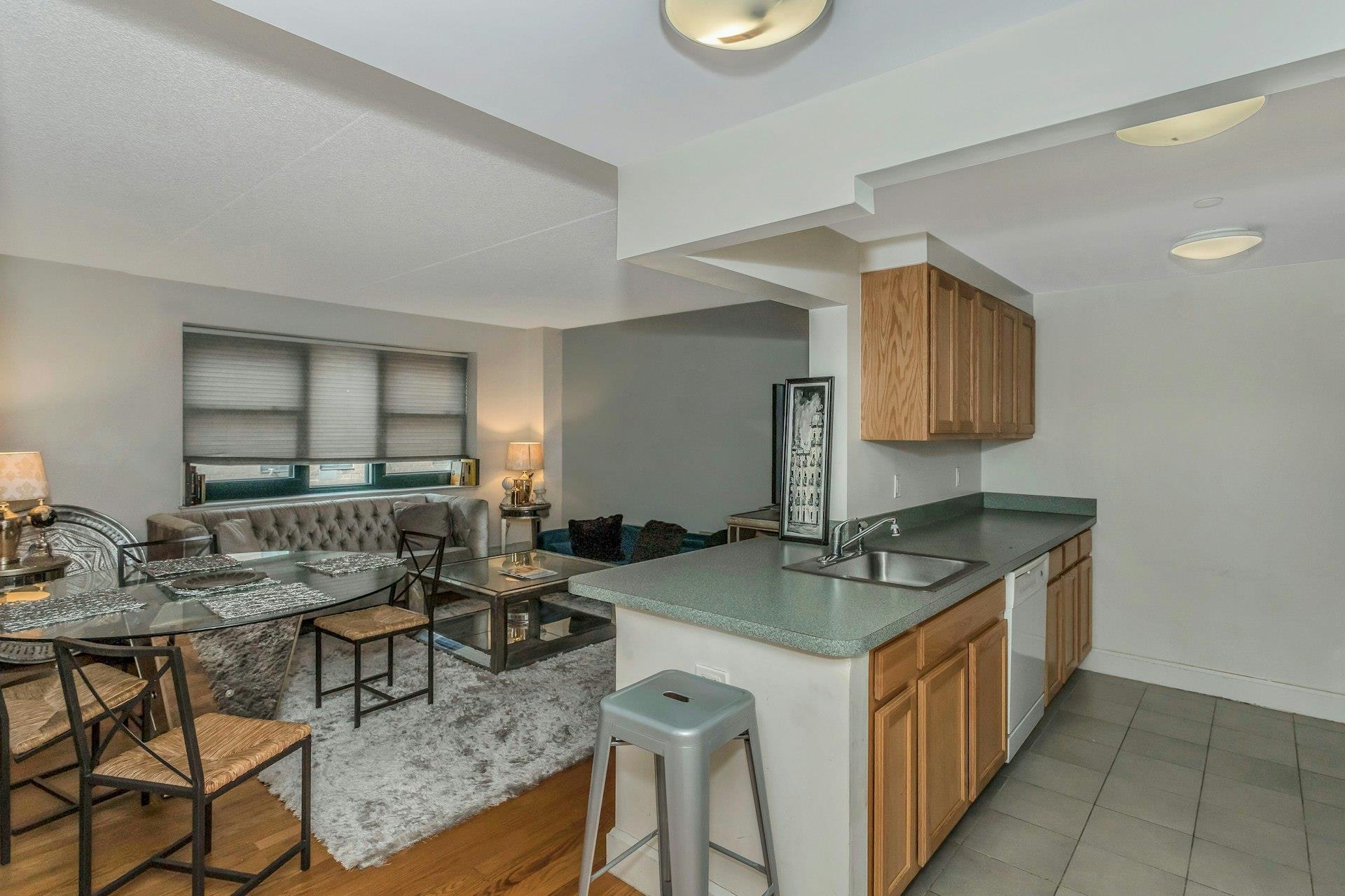1885 Lexington Avenue 5b Property Photo 11