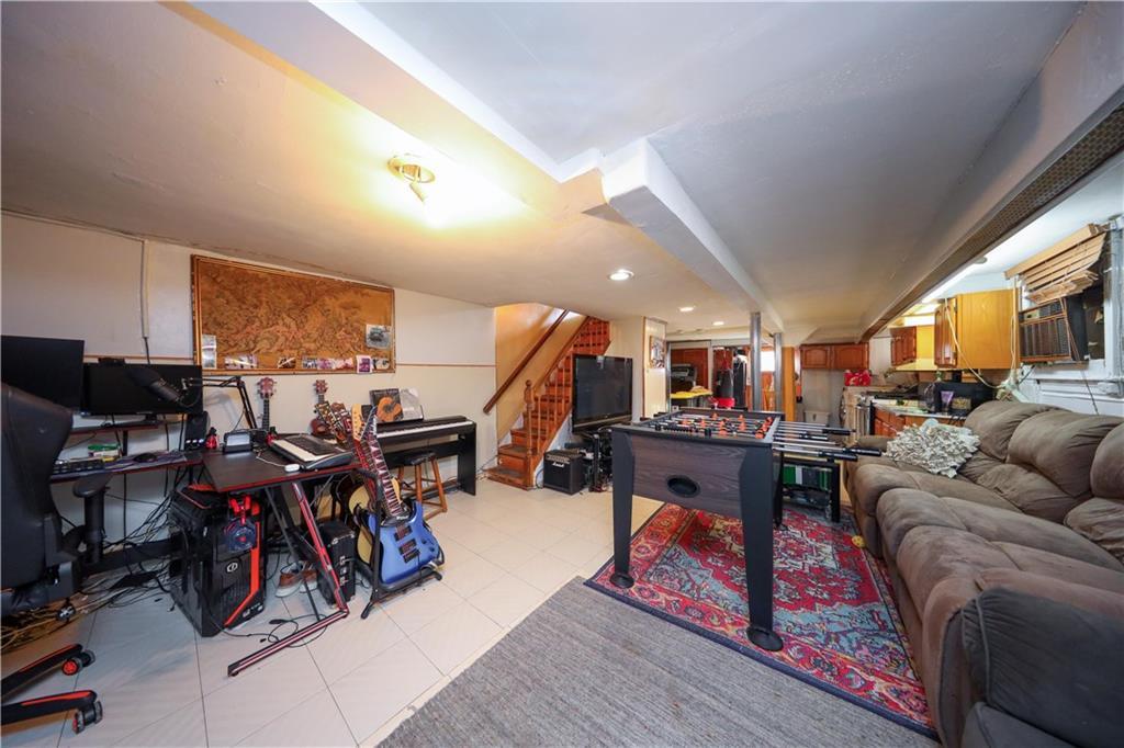 1858 73rd Street Property Photo 12