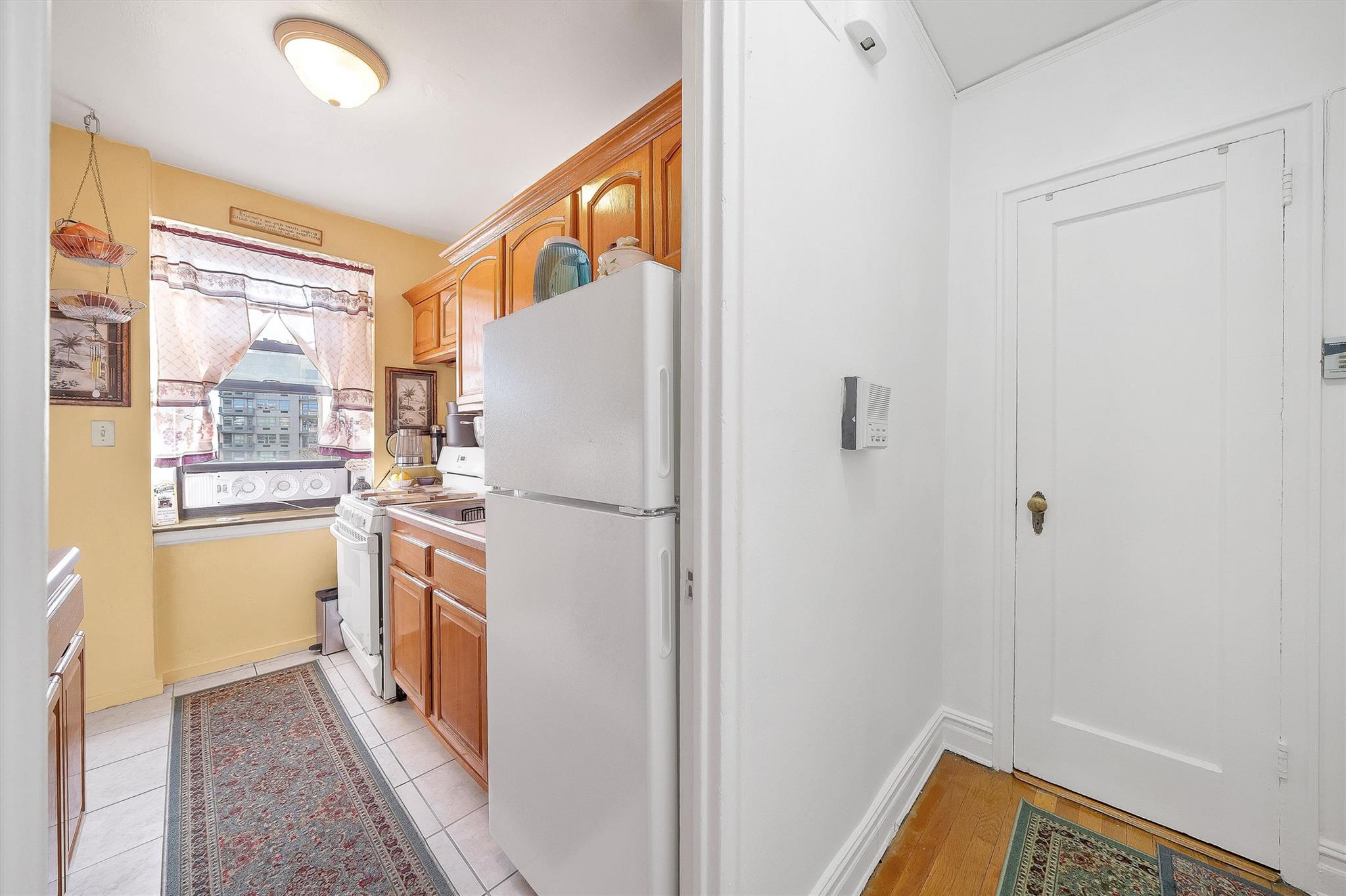 2962 Decatur Avenue 5th Floor Property Photo 4
