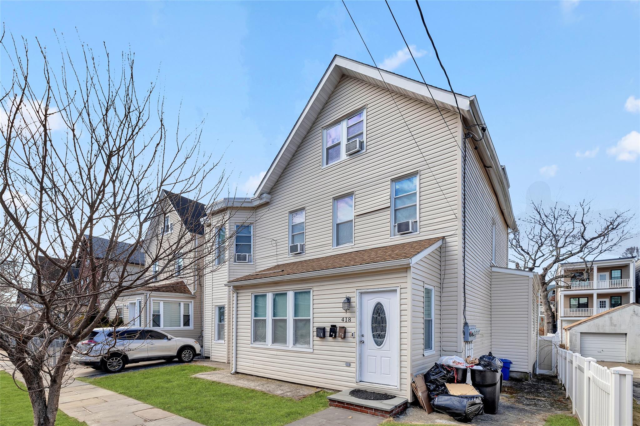 418 S 1st Avenue Property Photo