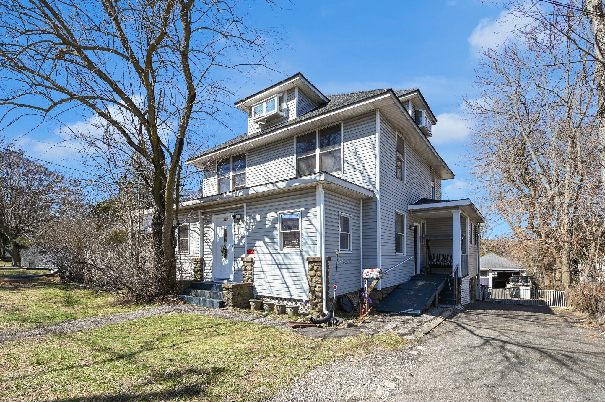 101 W Washington Avenue Property Photo
