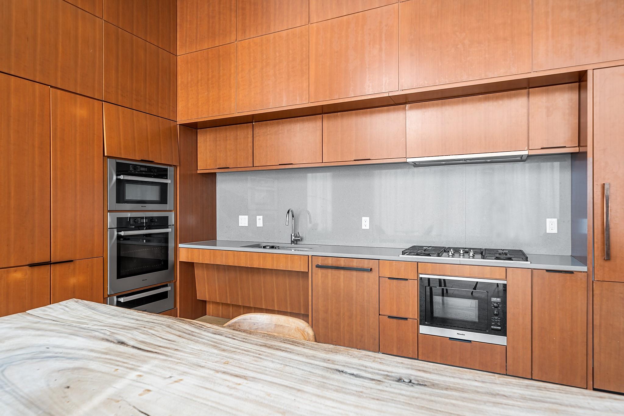 550 Vanderbilt Avenue 725 Property Photo 21