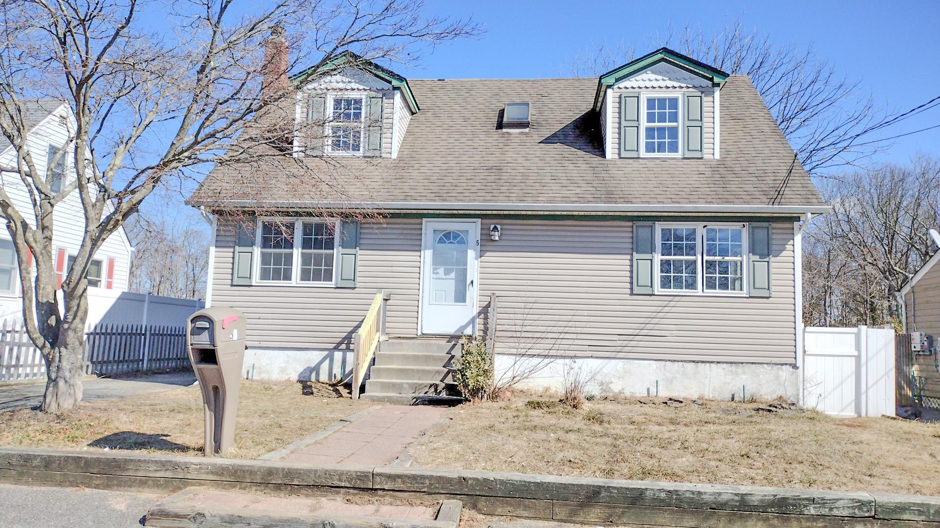 51 N Clinton Avenue Property Photo