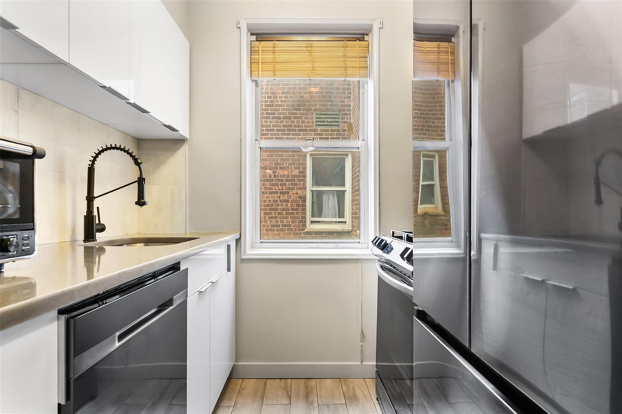 180 Van Cortlandt Park 6j Property Photo 6