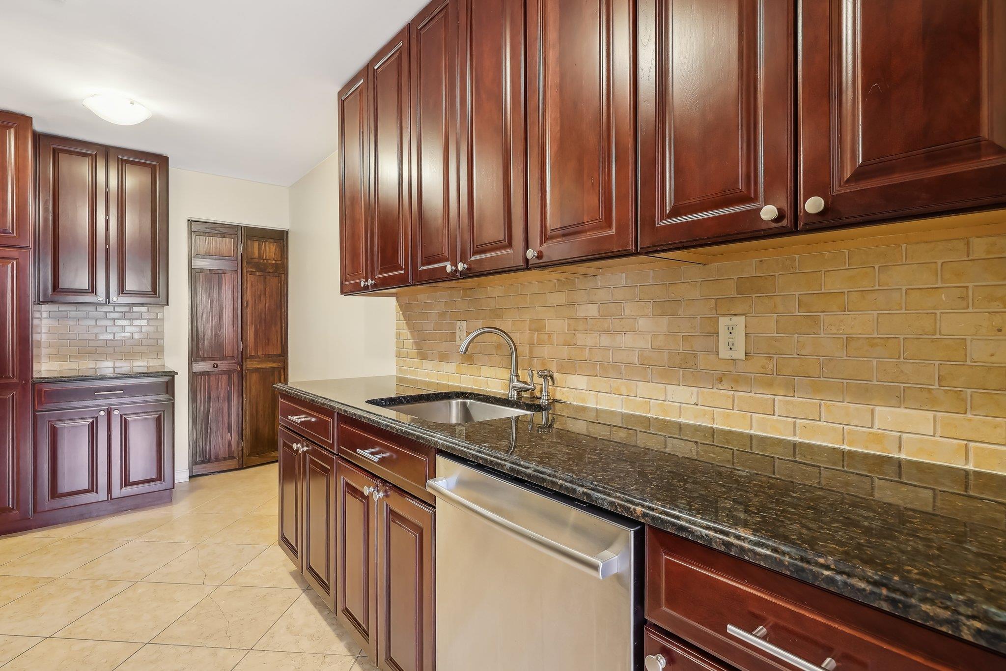 24 Carhart Avenue 305 Property Photo 3