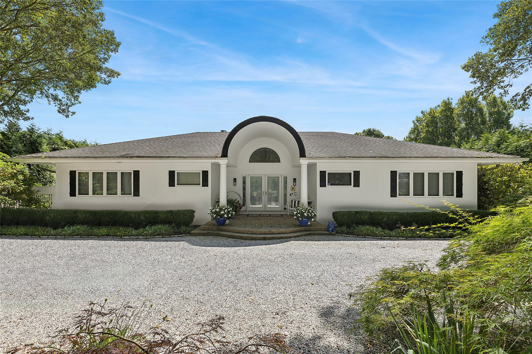 8 Jeffrey Lane Property Photo