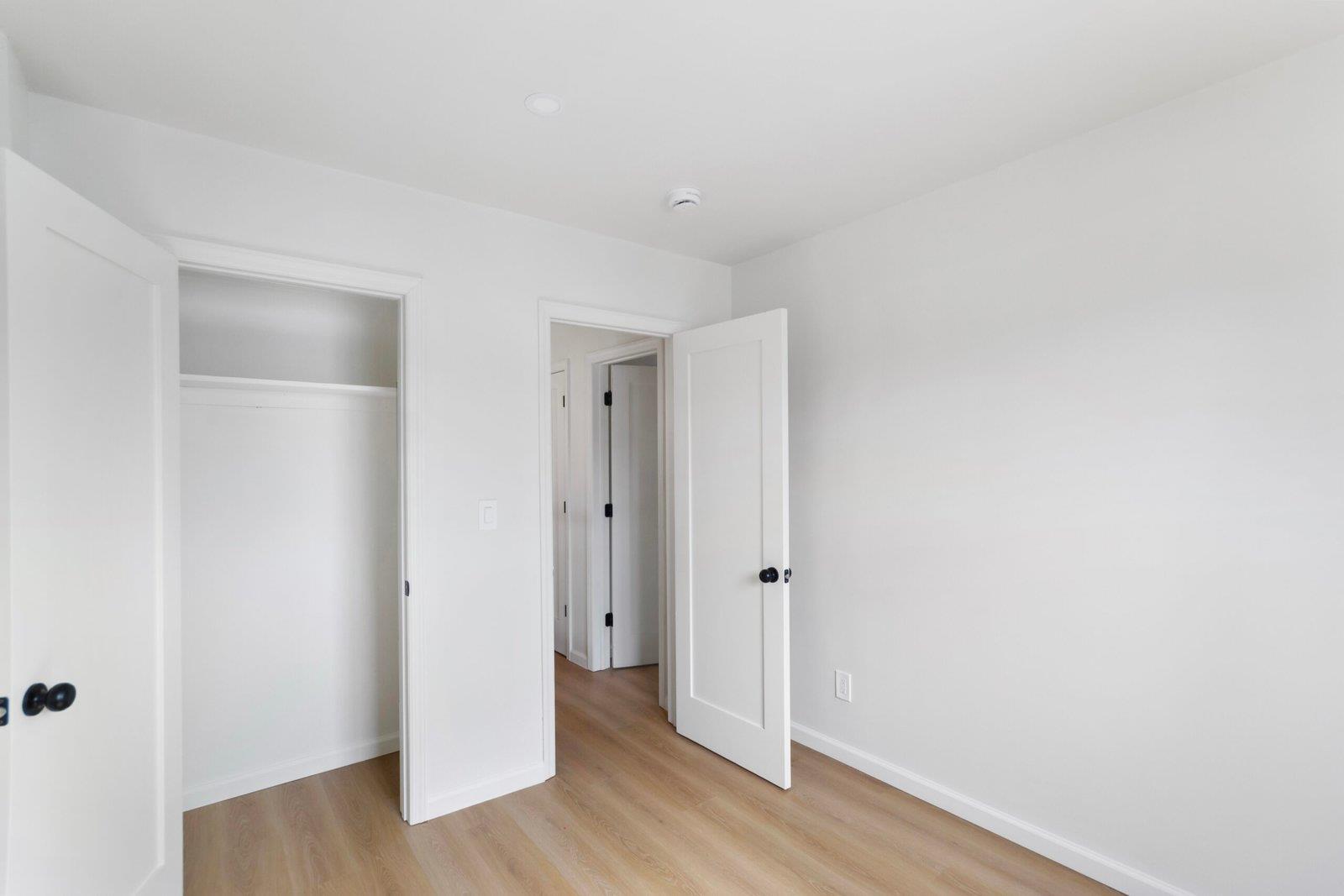 508 Albany Avenue Property Photo 14
