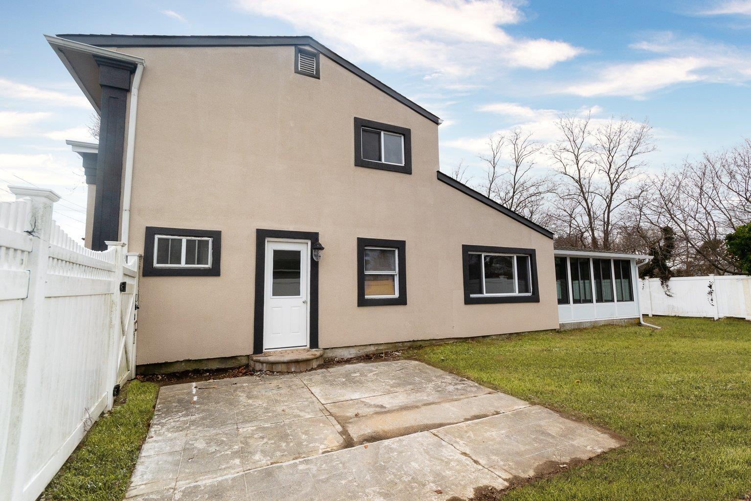 508 Albany Avenue Property Photo 17