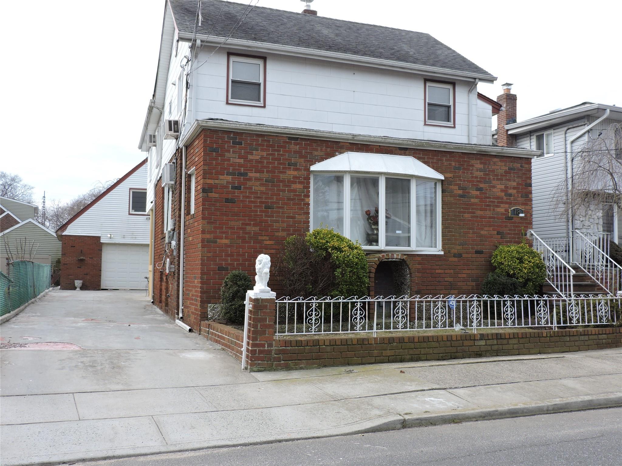 18 Leach Street Property Photo