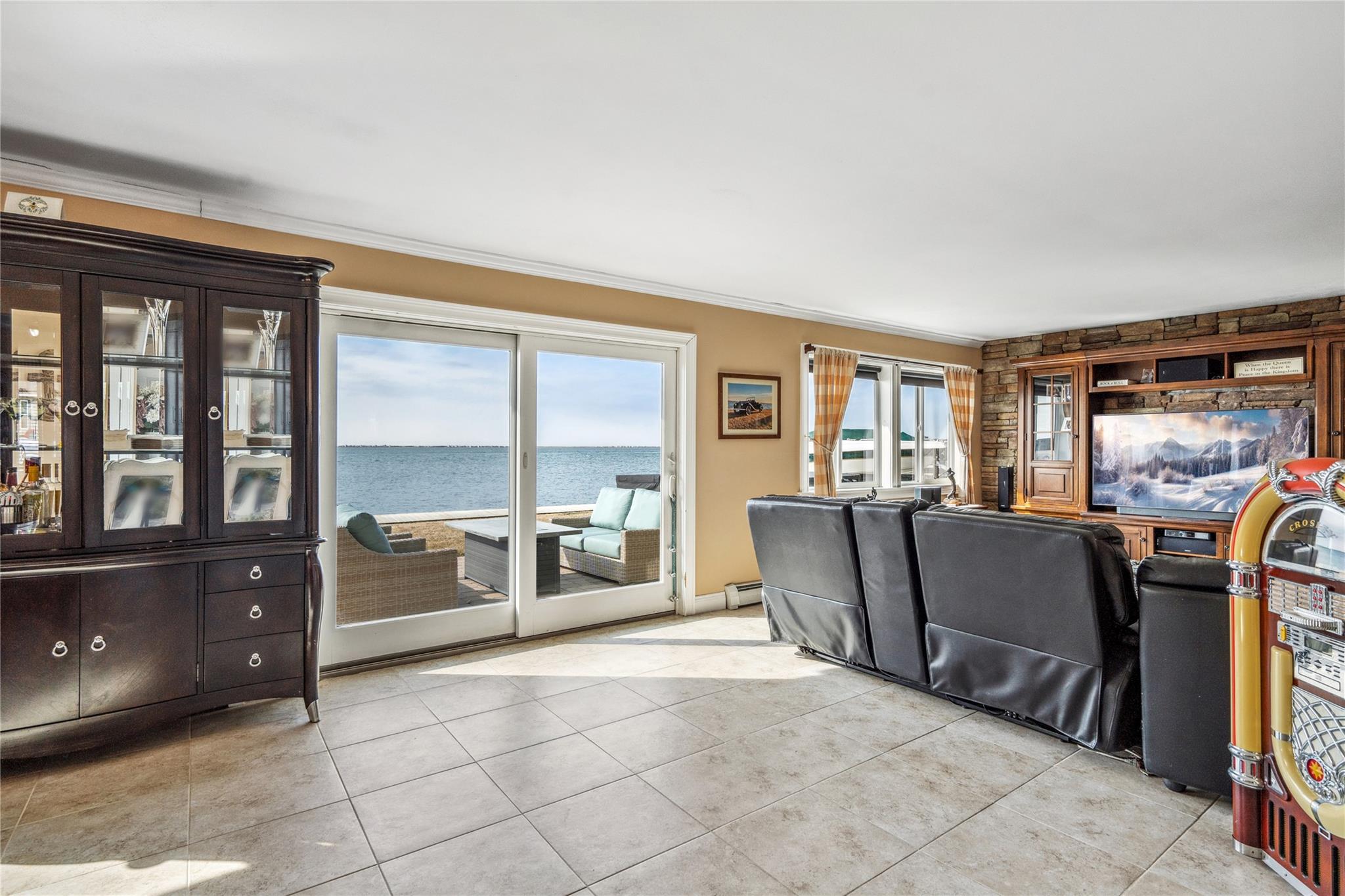 77 Shore Drive Property Photo 12