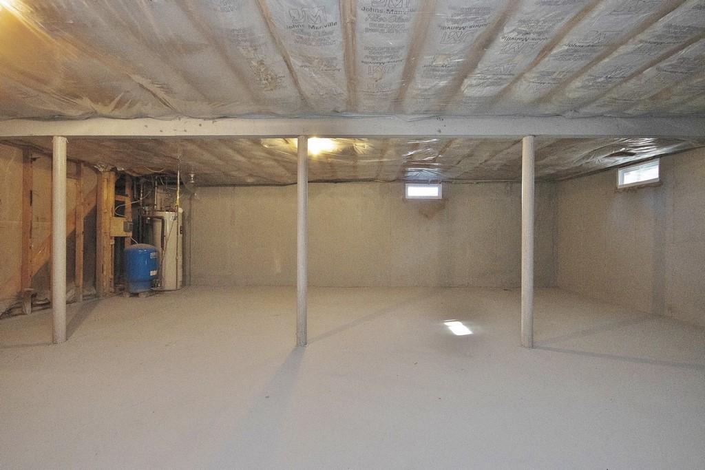 16 Ayr Road Property Photo 36