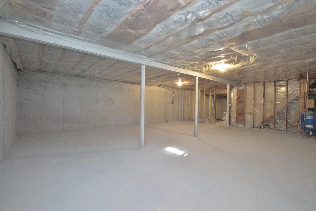 16 Ayr Road Property Photo 37