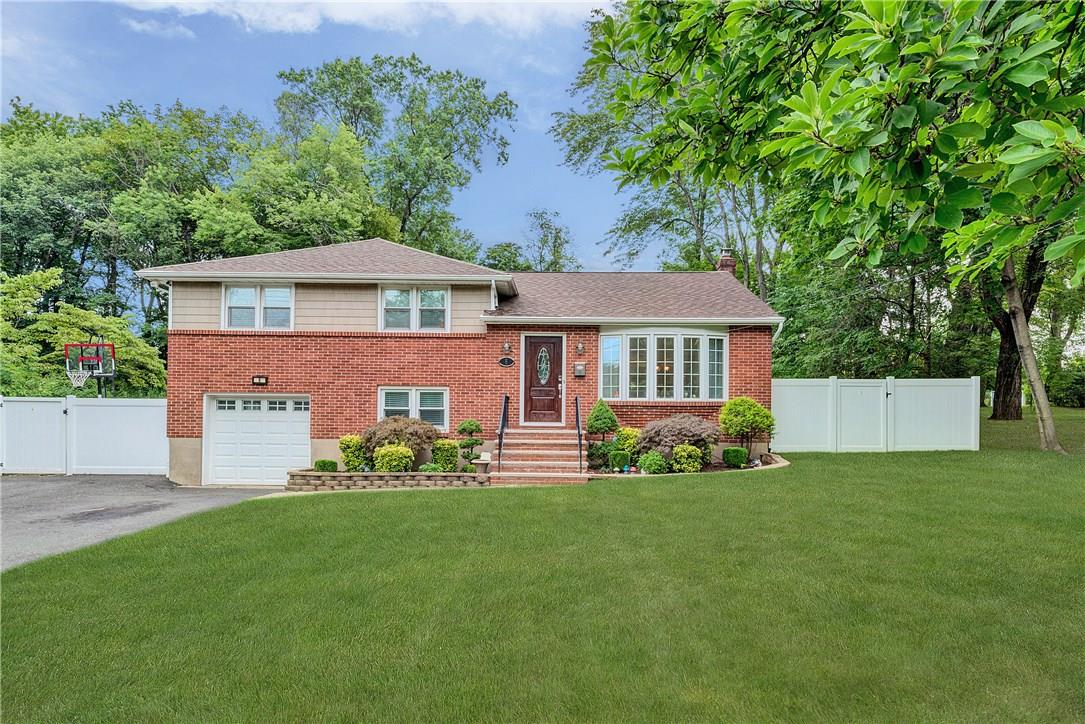 8 Birchwood Terrace Property Photo