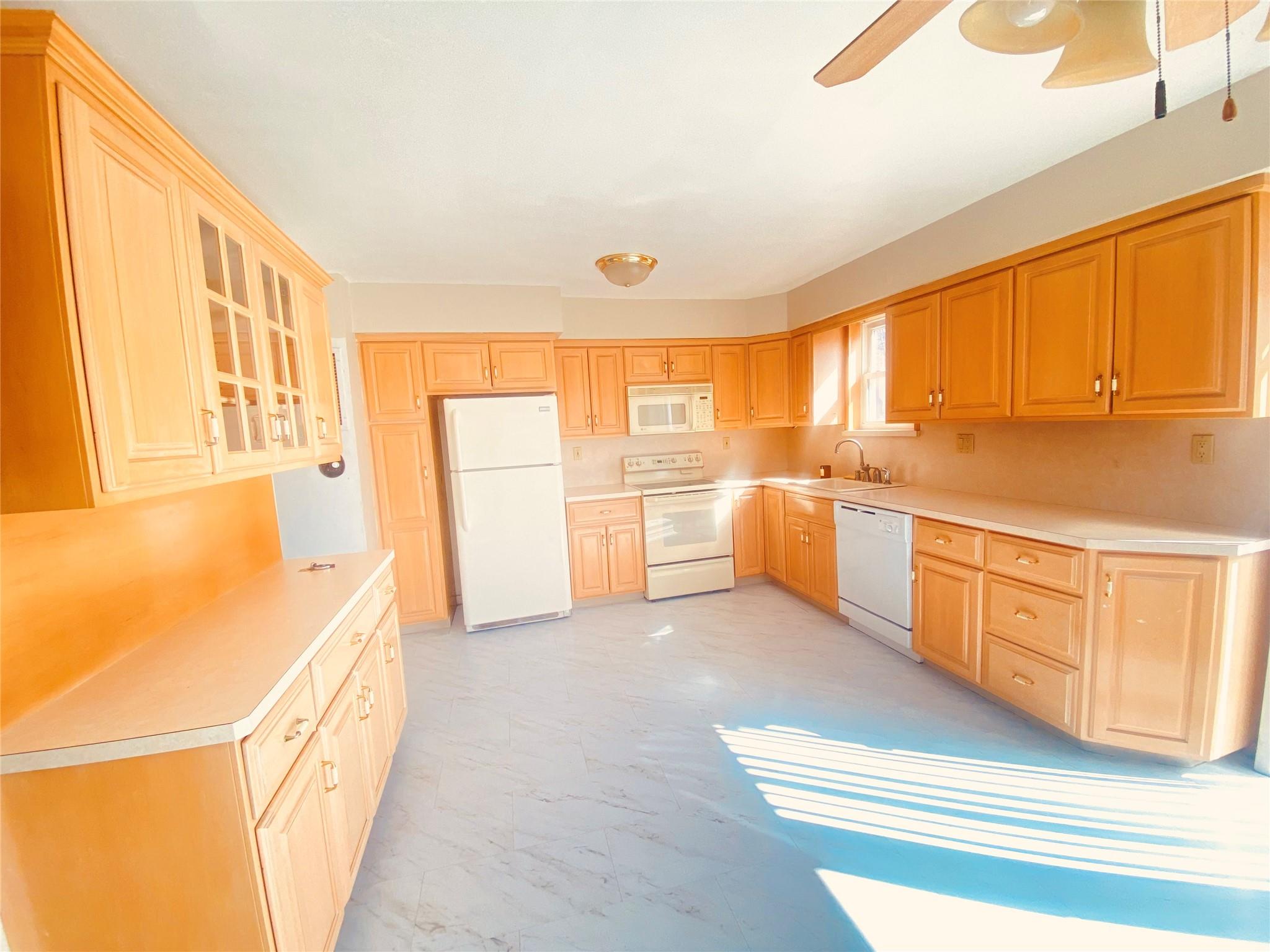 240-02 65 Avenue Property Photo 5