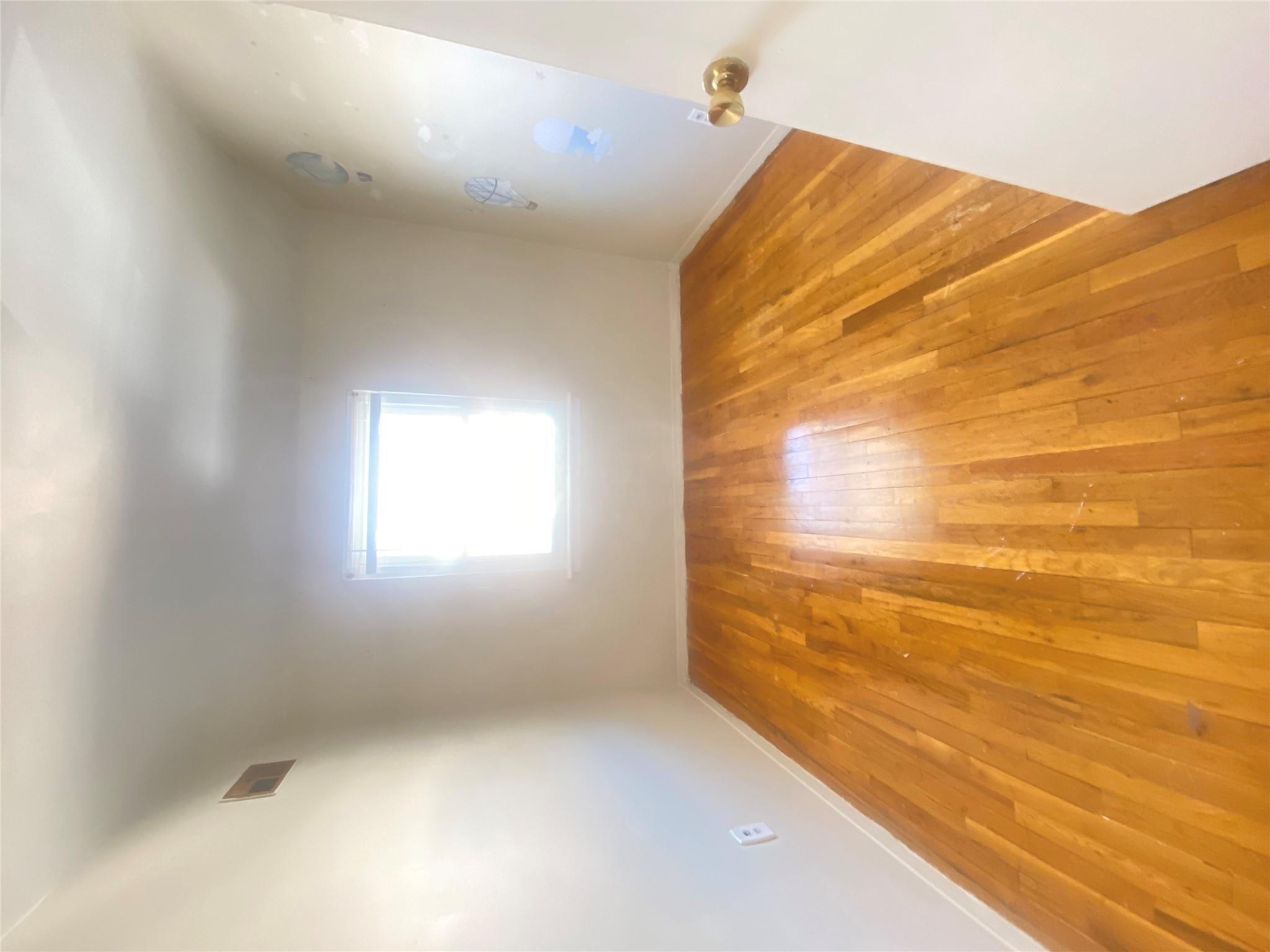 240-02 65 Avenue Property Photo 10