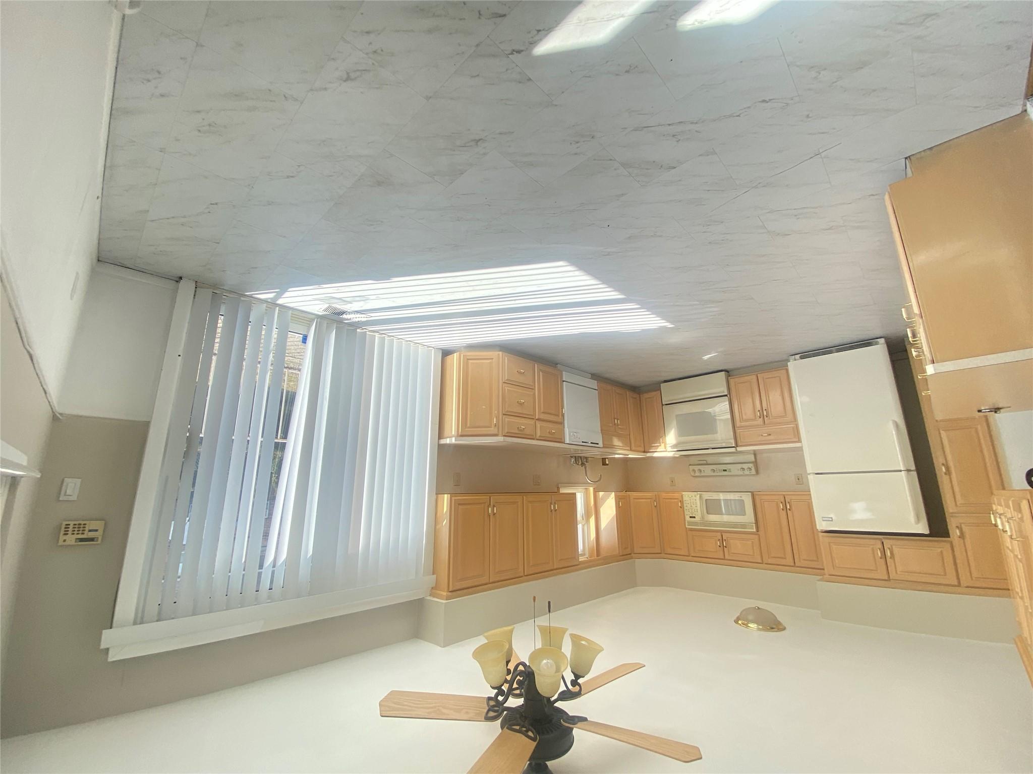 240-02 65 Avenue Property Photo 16