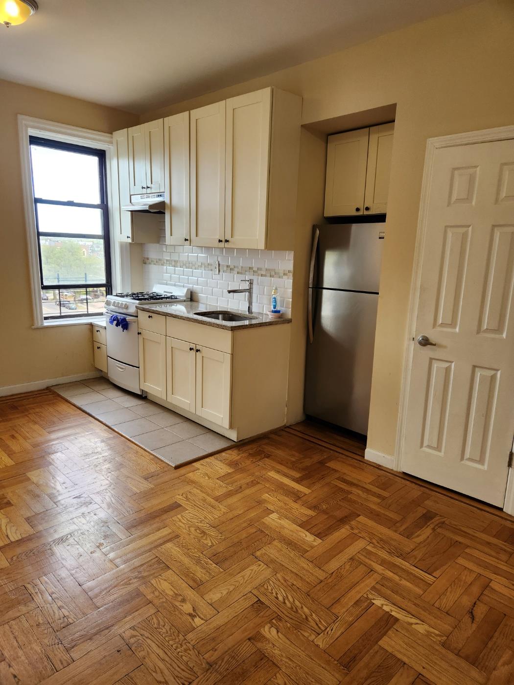 15517 Sanford Avenue 5c Property Photo