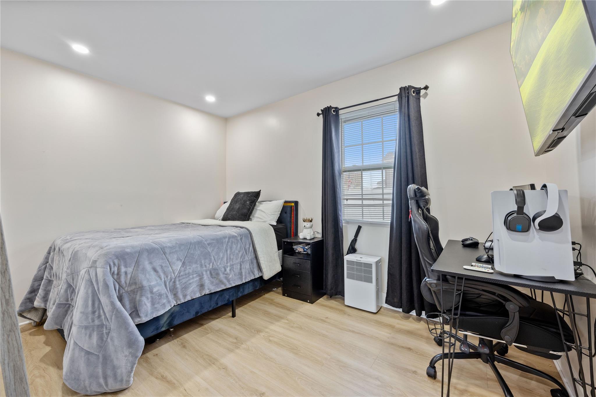 515 Beach 43rd Street Property Photo 14