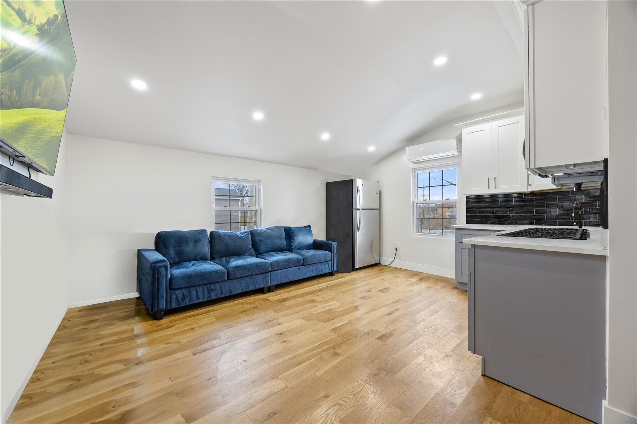 515 Beach 43rd Street Property Photo 15