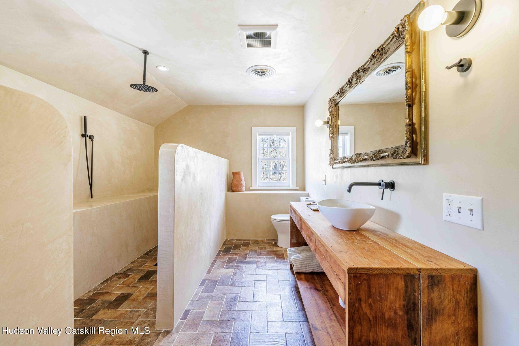 582 Old Kings Highway Property Photo 32
