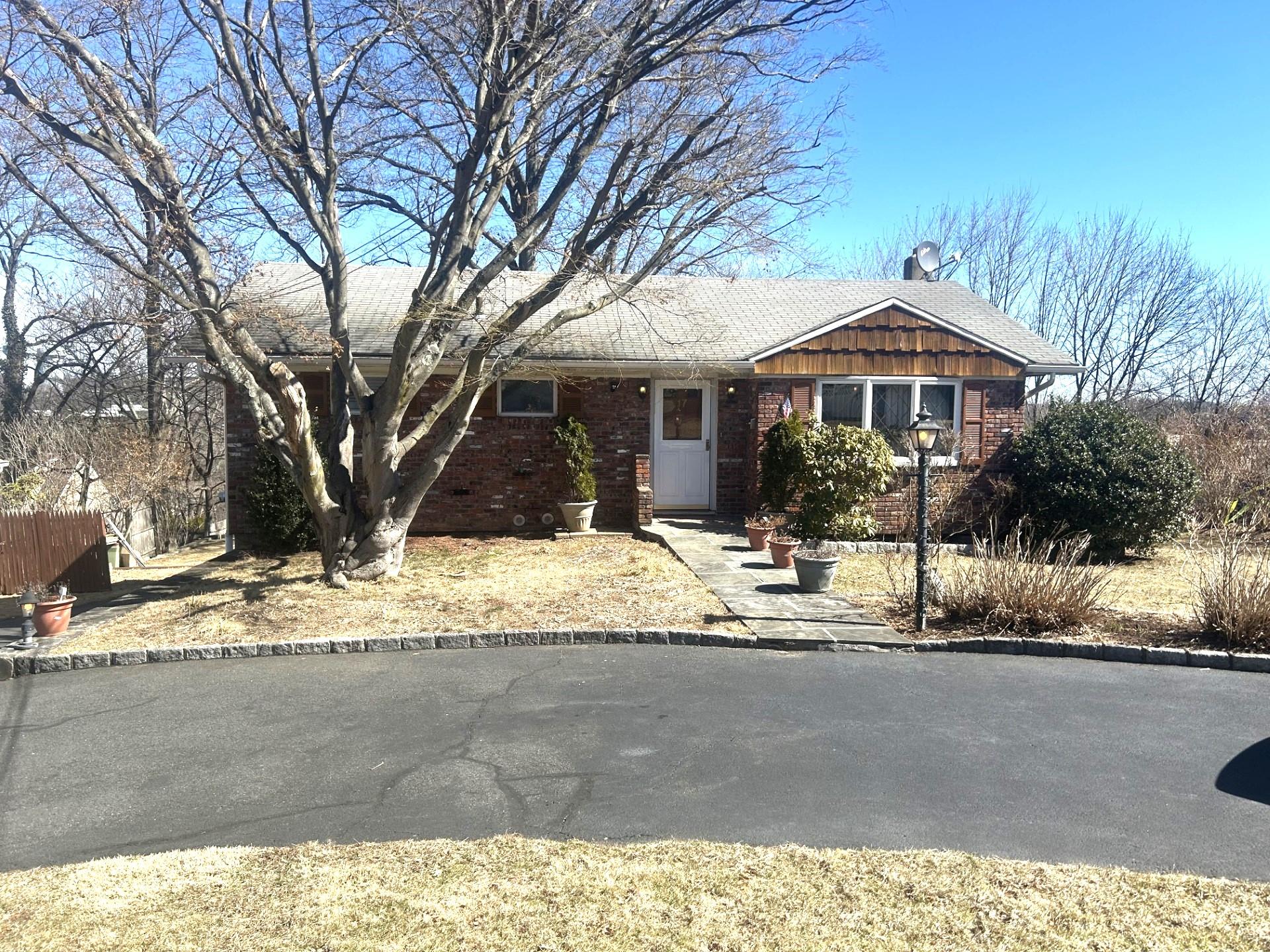 17 Foxhill Road Property Photo