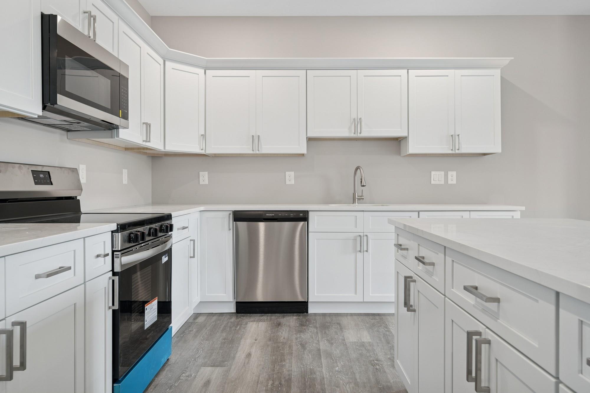 153 Greenwich Avenue 306 Property Photo 7