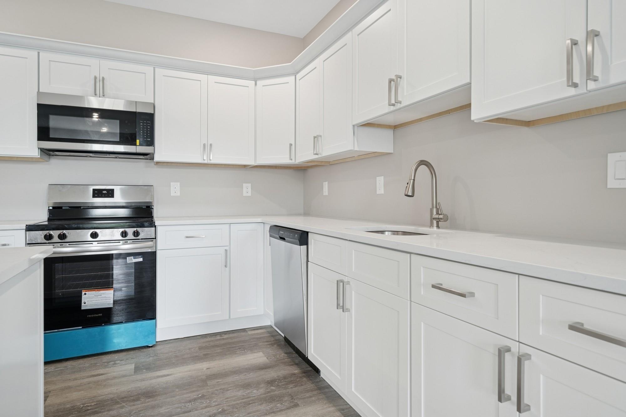 153 Greenwich Avenue 306 Property Photo 8